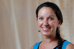 Laurie Freed headshot